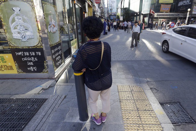 Những cụ bà hành nghề mại dâm ở Hàn Quốc: Con cái không quan tâm, bị đẩy vào đường cùng trong xã hội - Ảnh 1.