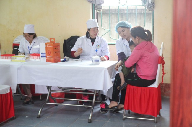 Phụ huynh lo lắng kết quả xét nghiệm vụ trẻ nhiễm sán lợn ở Bắc Ninh: Tôi muốn làm 2 nơi để so sánh - Ảnh 4.