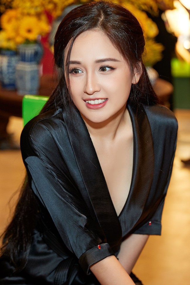 Hiếm hoi lắm mới đi sự kiện nhưng Mai Phương Thúy lại bị chú ý vì chiếc váy gây hiểu lầm - Ảnh 6. Hiếm hoi lắm mới đi sự kiện nhưng Mai Phương Thúy lại bị chú ý vì chiếc váy gây hiểu lầm - Ảnh 6.