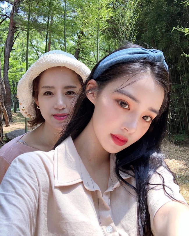 2 mẹ con hotgirl Hàn Quốc gây sốt MXH sau 3 năm: Từng trông như chị em nhưng nhan sắc hiện tại lại quá khác biệt - Ảnh 10.