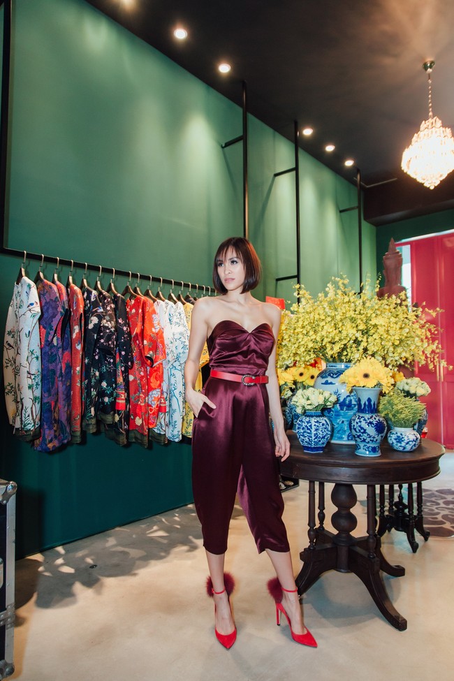 Hiếm hoi lắm mới đi sự kiện nhưng Mai Phương Thúy lại bị chú ý vì chiếc váy gây hiểu lầm - Ảnh 9. Hiếm hoi lắm mới đi sự kiện nhưng Mai Phương Thúy lại bị chú ý vì chiếc váy gây hiểu lầm - Ảnh 9.