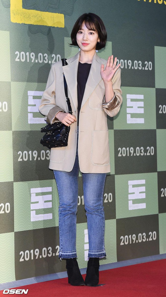 Park Shin Hye mặc giản dị nên dân tình chỉ chú ý đến mái tóc gây tranh cãi - Ảnh 1.
