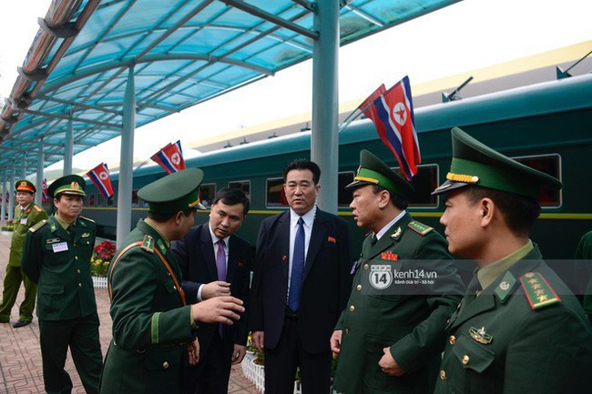 Ông Kim Jong-un vẫy tay tạm biệt và cảm ơn Việt Nam, lên tàu bọc thép trở về Triều Tiên - Ảnh 8.