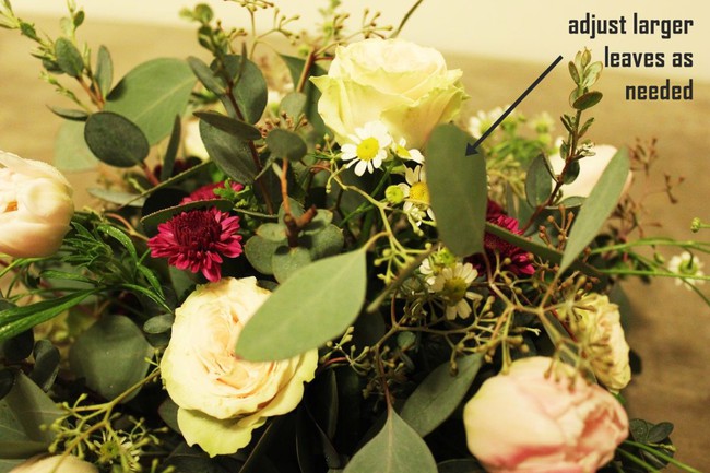 6 bước hướng dẫn bạn cách cắm hoa bằng xốp đúng chuẩn - Ảnh 15.