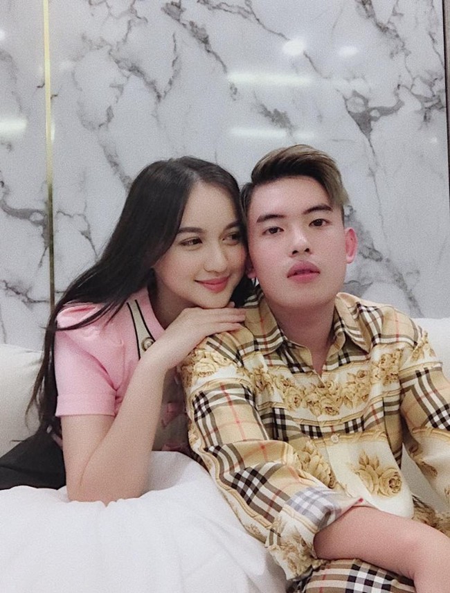 Club bạn trai hot girl Việt: Toàn những gương mặt điển trai, giàu có và cuộc sống ngập tràn đồ hiệu - Ảnh 13.