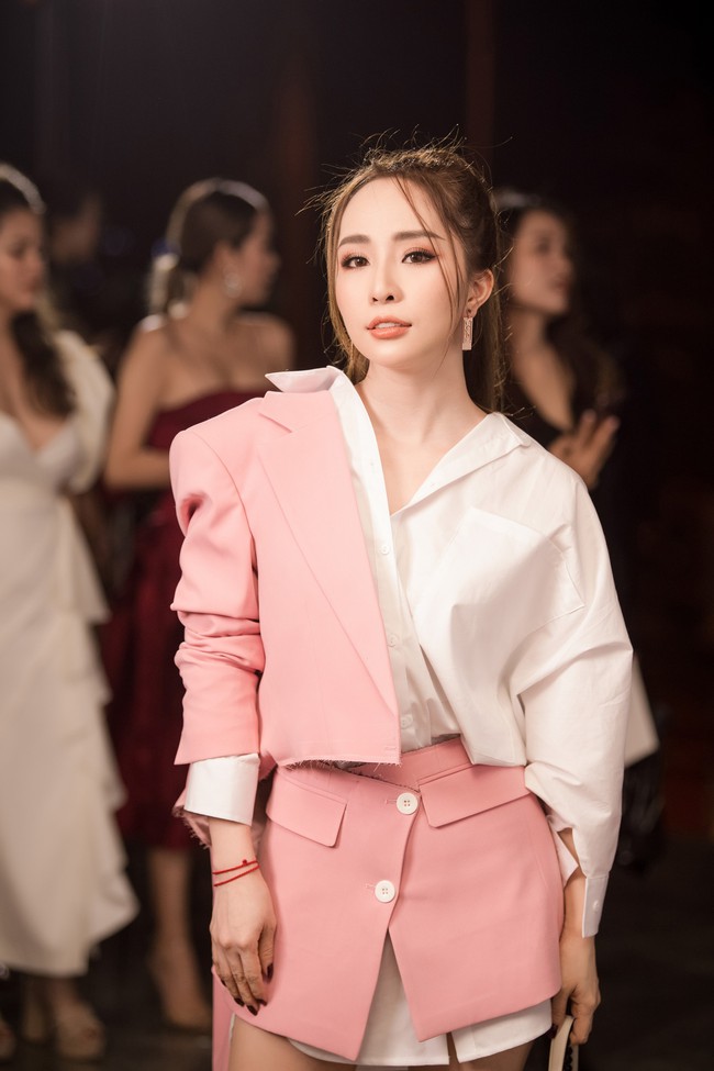 Lần đầu xuất hiện sau tin ly hôn chồng, cá sấu chúa Quỳnh Nga trẻ trung, quyến rũ thế này - Ảnh 1. Lần đầu xuất hiện sau tin ly hôn chồng, cá sấu chúa Quỳnh Nga trẻ trung, quyến rũ thế này - Ảnh 1.