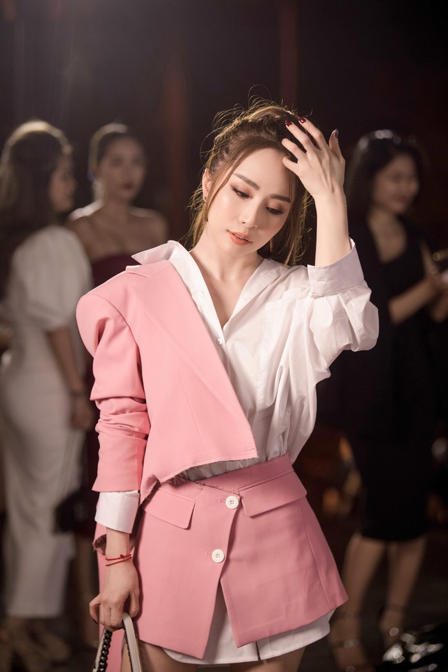 Lần đầu xuất hiện sau tin ly hôn chồng, cá sấu chúa Quỳnh Nga trẻ trung, quyến rũ thế này - Ảnh 3. Lần đầu xuất hiện sau tin ly hôn chồng, cá sấu chúa Quỳnh Nga trẻ trung, quyến rũ thế này - Ảnh 3.