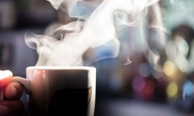 WHO: Uống trà quá nóng làm tăng nguy cơ ung thư và đây là nhiệt độ nên dùng - Ảnh 3.