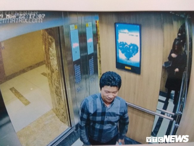 Sự thật bất ngờ thân thế kẻ sàm sỡ nữ sinh trong thang máy ở Hà Nội - Ảnh 1.