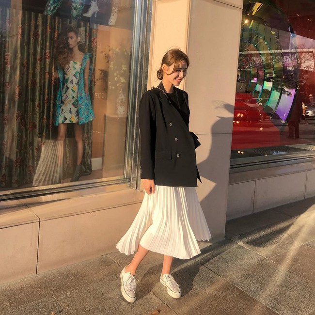 Lên đồ chuẩn như công sở Hàn với 15 gợi ý từ street style tuần này - Ảnh 4. Lên đồ chuẩn như công sở Hàn với 15 gợi ý từ street style tuần này - Ảnh 4.