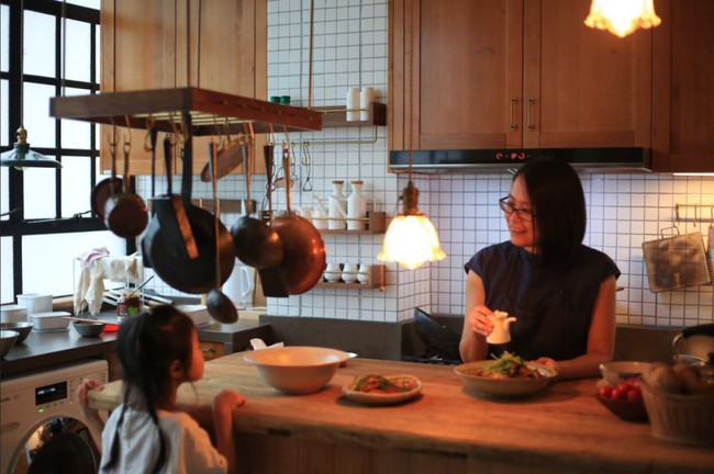 Căn hộ 83m² của gia đình trẻ ở Nhật đẹp cuốn hút nhờ có khu vực lưu trữ thông minh - Ảnh 14.