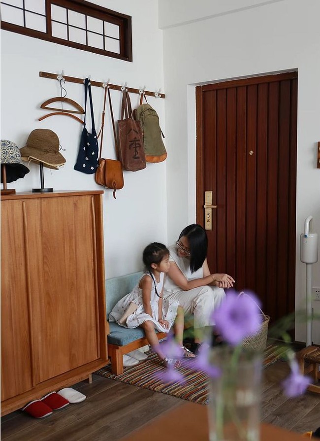 Căn hộ 83m² của gia đình trẻ ở Nhật đẹp cuốn hút nhờ có khu vực lưu trữ thông minh - Ảnh 3.