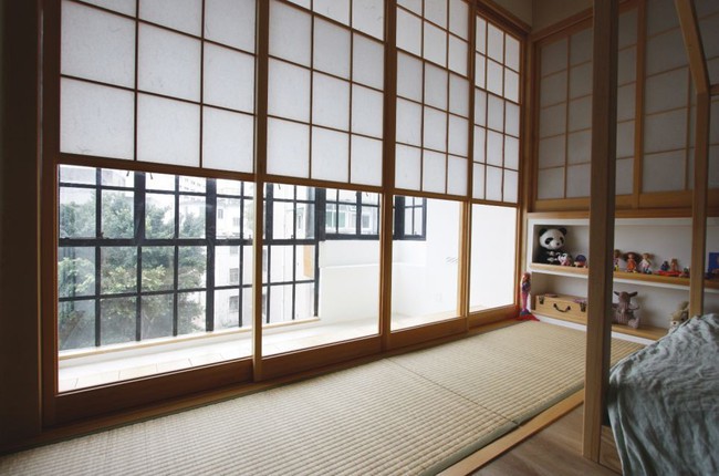 Căn hộ 83m² của gia đình trẻ ở Nhật đẹp cuốn hút nhờ có khu vực lưu trữ thông minh - Ảnh 24.