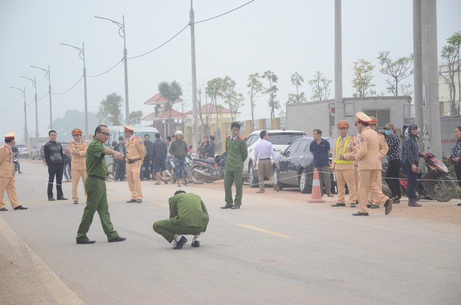 Vụ xe khách tông vào đoàn người đưa tang khiến 7 người chết: Tài xế không sử dụng chất kích thích - Ảnh 2.