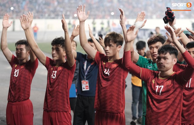 Đả bại Thái Lan với tỷ số đậm nhất lịch sử, tuyển thủ U23 Việt Nam ăn mừng đầy cảm xúc - Ảnh 1.