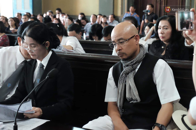 HĐXX yêu cầu ông Vũ không xưng Qua khi trả lời các câu hỏi trong phiên tòa xét xử tranh chấp Trung Nguyên - Ảnh 1.
