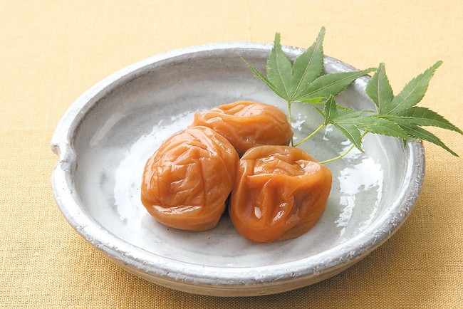 Mơ muối Umeboshi: Từ thứ quà riêng dành vua chúa, quý tộc đến món ăn dân dã trên bàn ăn của người Nhật - Ảnh 4.