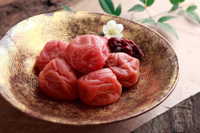 Mơ muối Umeboshi: Từ thứ quà riêng dành vua chúa, quý tộc đến món ăn dân dã trên bàn ăn của người Nhật - Ảnh 5.