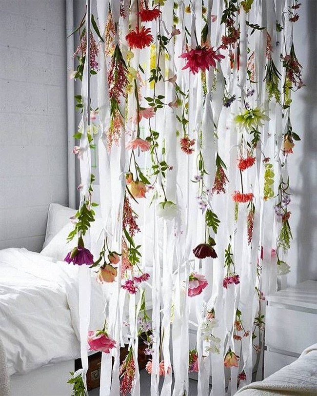 Trang trí giường cưới đẹp ngọt ngào và lãng mạn với hoa tươi - Ảnh 15.