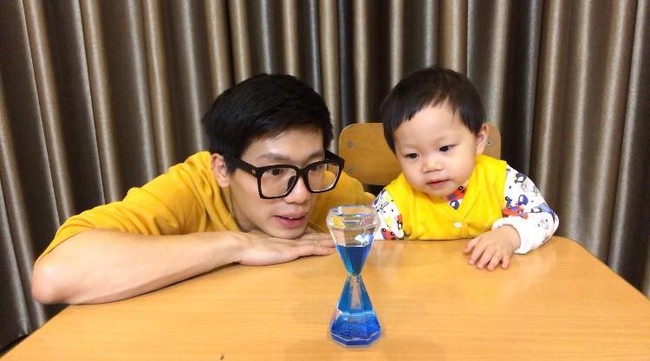 Thấy con ngồi dáng chữ W, ông bố MC ngay lập tức điều chỉnh và cảnh báo các bố mẹ về hậu quả khôn lường sẽ xảy đến - Ảnh 7. Thấy con ngồi dáng chữ W, ông bố MC ngay lập tức điều chỉnh và cảnh báo các bố mẹ về hậu quả khôn lường sẽ xảy đến - Ảnh 7.