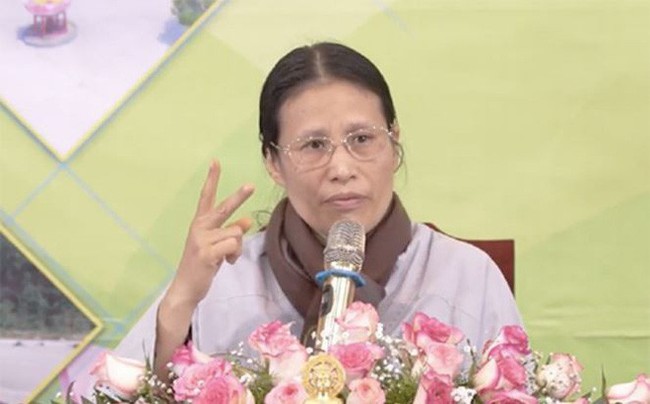 Con trai bà Phạm Thị Yến chùa Ba Vàng nộp phạt 5 triệu đồng thay cho mẹ - Ảnh 1.