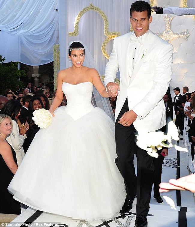 Từng gây sốc vì cuộc hôn nhân như trò đùa kéo dài 72 ngày, chồng cũ Kim Kardashian lần đầu tiết lộ sự thật đằng sau - Ảnh 1.