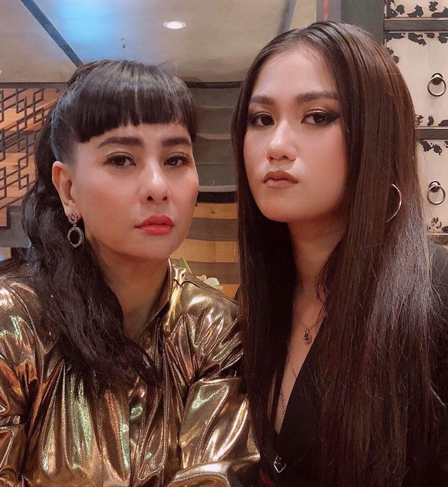 Soi nhất cử nhất động của sao Việt (28/3) - Ảnh 3.
