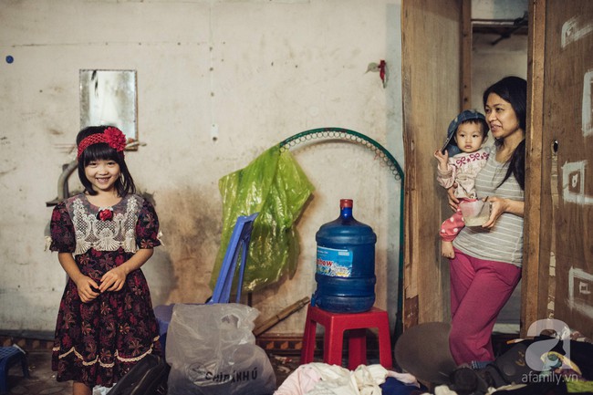 Gặp cô bé mặc đồ cũ chất như fashionista ở Hà Nội: Bé mơ làm người mẫu và thèm được đi học - Ảnh 11.