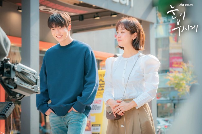 Chênh lệch chiều cao giữa Han Ji Min và Nam Joo Hyuk trong hậu trường phim mới tiếp tục gây chú ý - Ảnh 2.