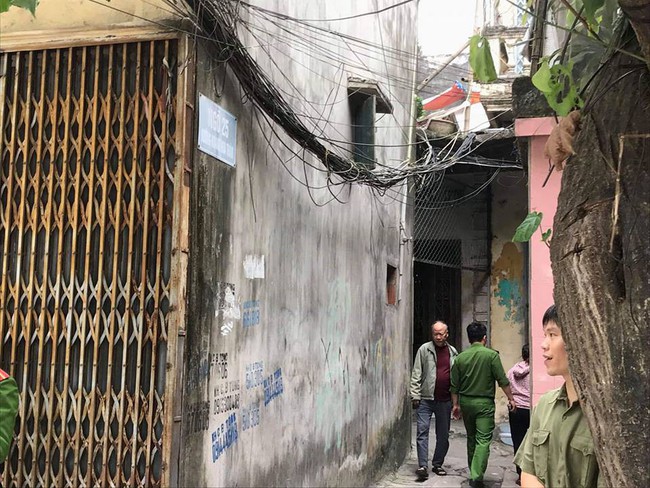 Vụ thầy cúng đâm cả nhà hàng xóm ở Nam Định: Lúc đối tượng gây án, cháu bé 18 ngày tuổi đang trong tay mẹ - Ảnh 2.