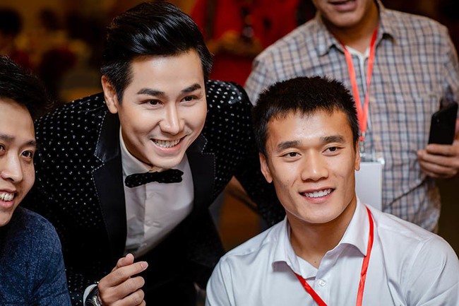 Hành trình lột xác của dàn MC nam đình đám Vbiz: Trấn Thành được khen do thẩm mỹ nhưng người số 5 mới bất ngờ! - Ảnh 28. Hành trình lột xác của dàn MC nam đình đám Vbiz: Trấn Thành được khen do thẩm mỹ nhưng người số 5 mới bất ngờ! - Ảnh 28.