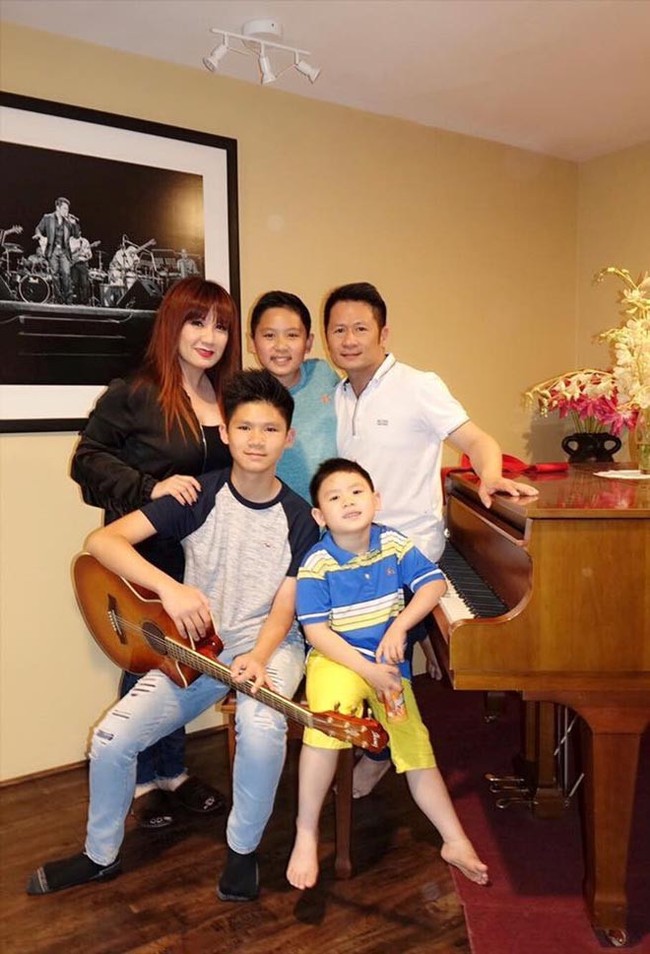 Vụ ly hôn kỳ lạ của Bằng Kiều: Trợ cấp 2 tỷ mỗi năm, đưa vợ cũ đi du lịch hâm nóng tình cảm - Ảnh 3. Vụ ly hôn kỳ lạ của Bằng Kiều: Trợ cấp 2 tỷ mỗi năm, đưa vợ cũ đi du lịch hâm nóng tình cảm - Ảnh 3.