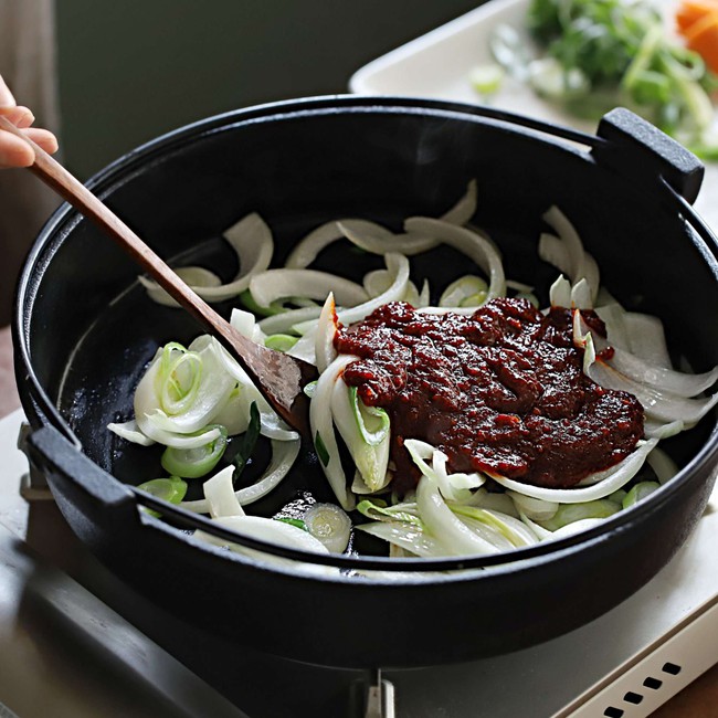 Bạch tuộc xào cay kiểu Hàn ngon xuýt xoa đến miếng cuối cùng - Ảnh 5. Bạch tuộc xào cay kiểu Hàn ngon xuýt xoa đến miếng cuối cùng - Ảnh 5.