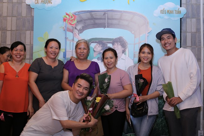 Kiều Minh Tuấn khoanh tay đứng nhìn Cát Phượng oằn mình cõng Đàm Vĩnh Hưng, lý do thực sự là đây - Ảnh 6. Kiều Minh Tuấn khoanh tay đứng nhìn Cát Phượng oằn mình cõng Đàm Vĩnh Hưng, lý do thực sự là đây - Ảnh 6.