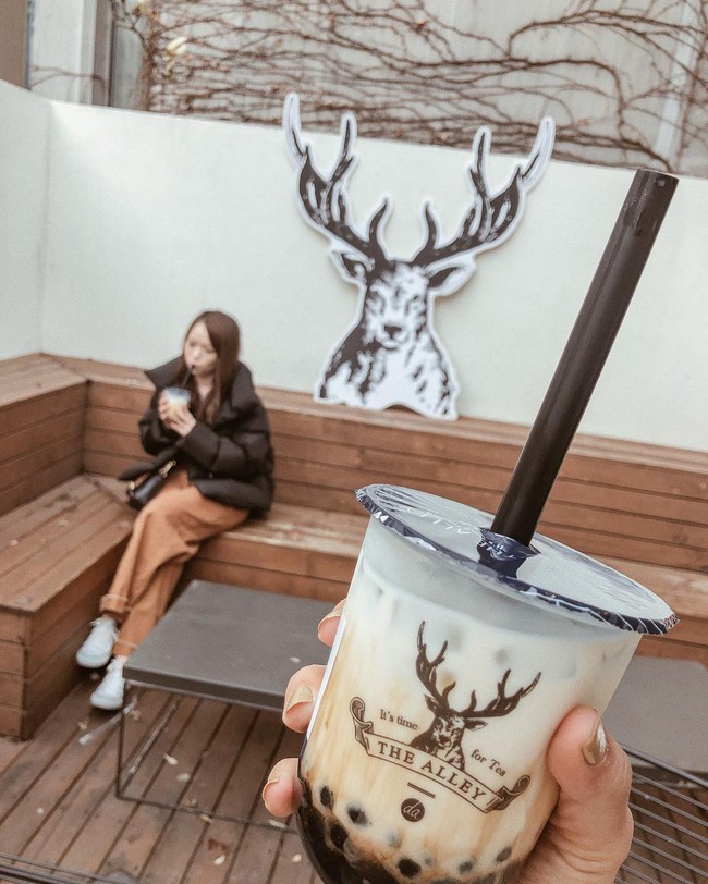 Sau vụ trà sữa The Alley bị tố coi thường shipper, nữ thu ngân kiêm cửa hàng trưởng bị cách chức, chuyển làm nhân viên vệ sinh? - Ảnh 5. Sau vụ trà sữa The Alley bị tố coi thường shipper, nữ thu ngân kiêm cửa hàng trưởng bị cách chức, chuyển làm nhân viên vệ sinh? - Ảnh 5.
