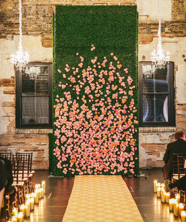 9 ý tưởng trang trí đám cưới bằng hoa tươi đẹp hút mắt khách mời ngay khi đến - Ảnh 3.
