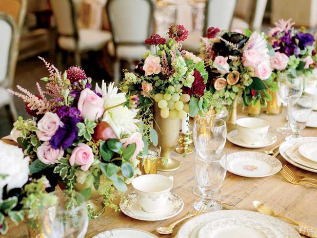 9 ý tưởng trang trí đám cưới bằng hoa tươi đẹp hút mắt khách mời ngay khi đến - Ảnh 4.