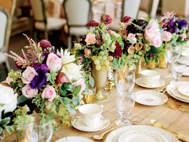 9 ý tưởng trang trí đám cưới bằng hoa tươi đẹp hút mắt khách mời ngay khi đến - Ảnh 7.
