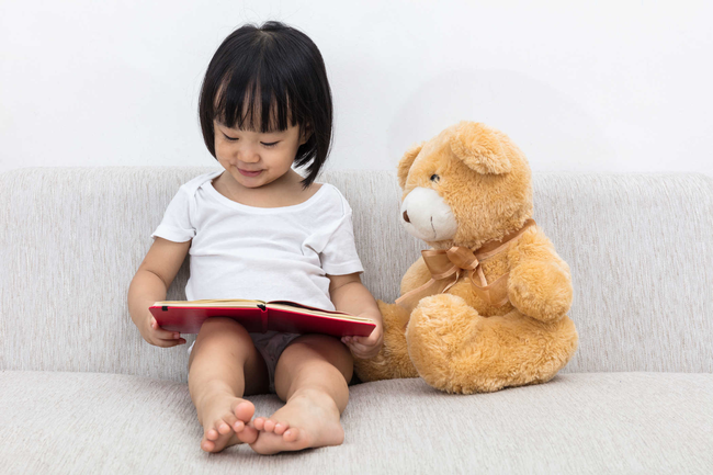 Tuyệt chiêu hiệu quả giúp trẻ chăm chỉ đọc sách hơn mà cha mẹ cần nhớ - Ảnh 1.