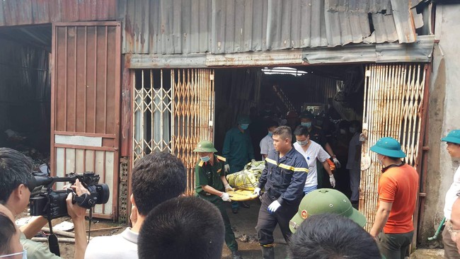 Đã tìm thấy 7 thi thể trong vụ cháy ở Hà Nội, công an thông tin nhanh về vụ việc - Ảnh 1.
