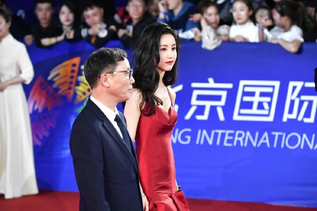 Địch Lệ Nhiệt Ba, Angelababy đọ sắc cùng loạt mỹ nhân trên thảm đỏ LHP quốc tế Bắc Kinh - Ảnh 12.