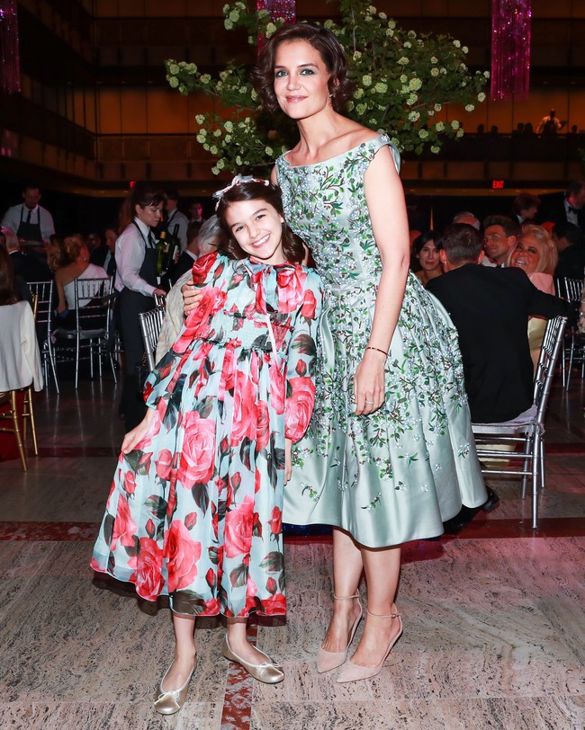 Suri Cruise: Từ công chúa Hollywood được cưng chiều như trứng mỏng đến cô bé nông thôn thiếu vắng tình cha  - Ảnh 8.