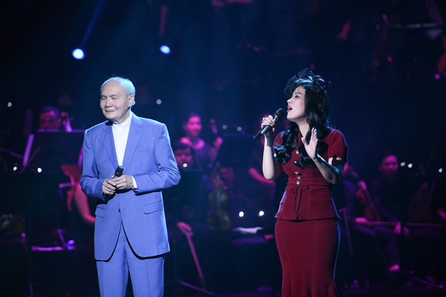 Tuấn Ngọc yêu cầu ngồi ghế hát khi song ca cùng “Giai nhân” Ngọc Châm vì lý do này - Ảnh 1. Tuấn Ngọc yêu cầu ngồi ghế hát khi song ca cùng “Giai nhân” Ngọc Châm vì lý do này - Ảnh 1.