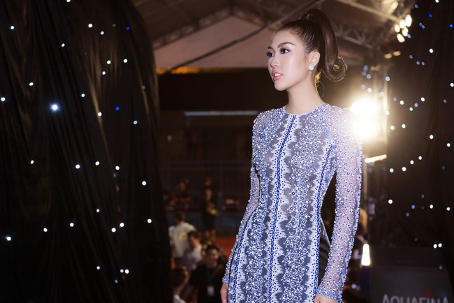 Sở hữu vòng eo 53, Hoa hậu Tường Linh sáng nền nã, tối gợi cảm với áo dài đi dự sự kiện  - Ảnh 8.