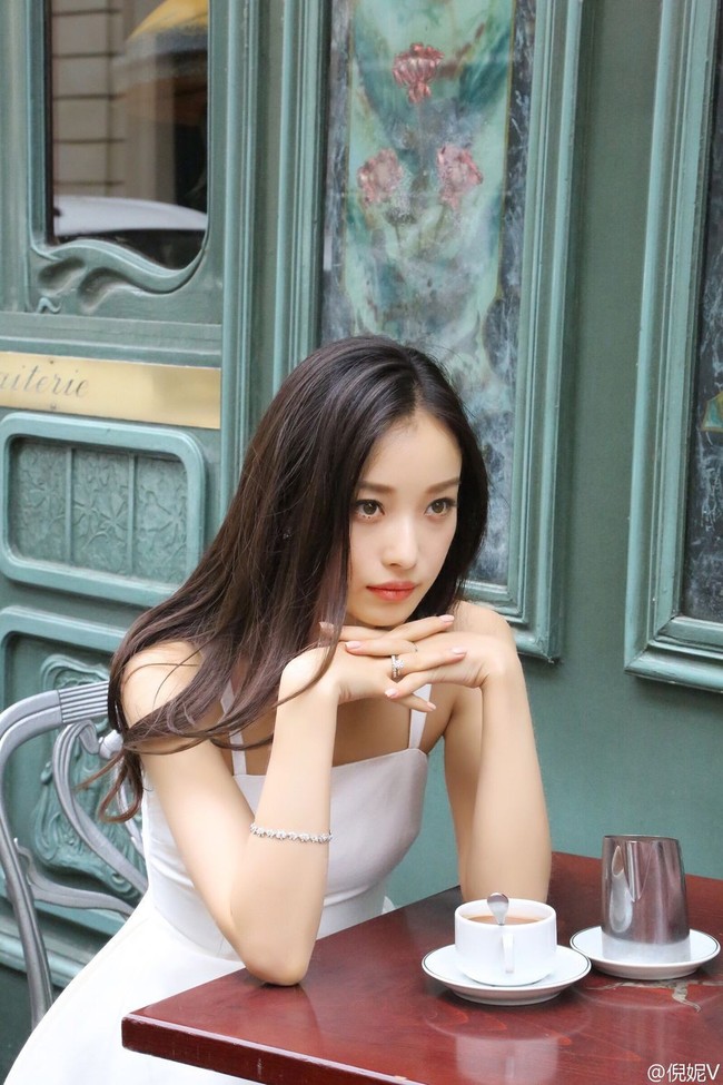 Song Hye Kyo đứng thứ 9 trong danh sách gương mặt thời trang nhất châu Á, nhưng người vượt cô để lên vị trí thứ 6 mới bất ngờ  - Ảnh 2.