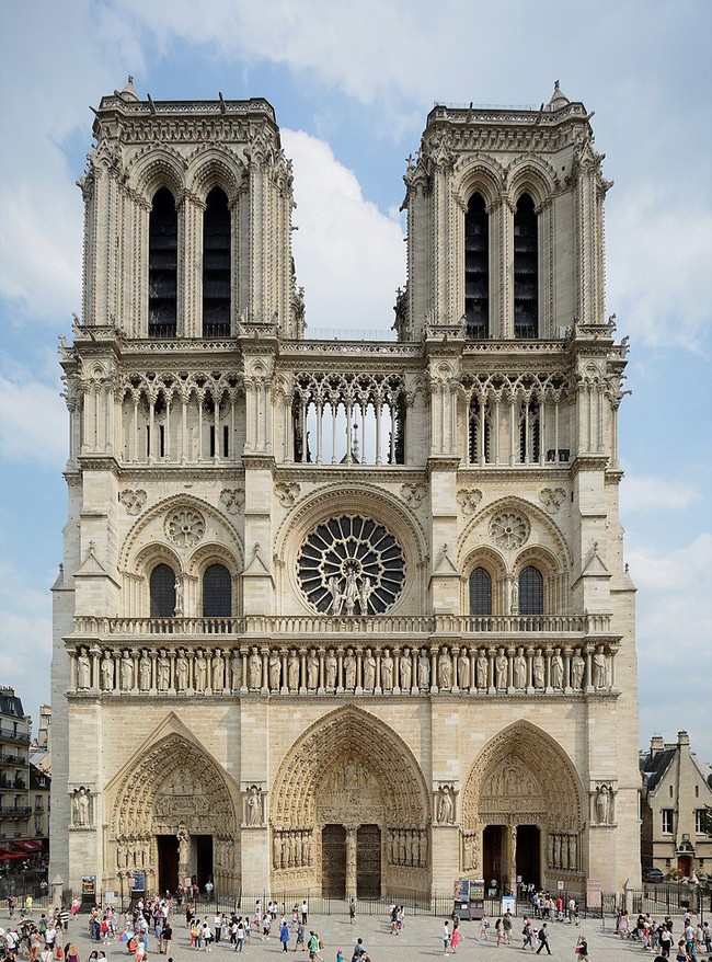 Notre Dame: Biểu tượng đáng tự hào làm nên ý nghĩa của thành phố Paris và sự sụp đổ khiến cả nhân loại rơi nước mắt - Ảnh 6.