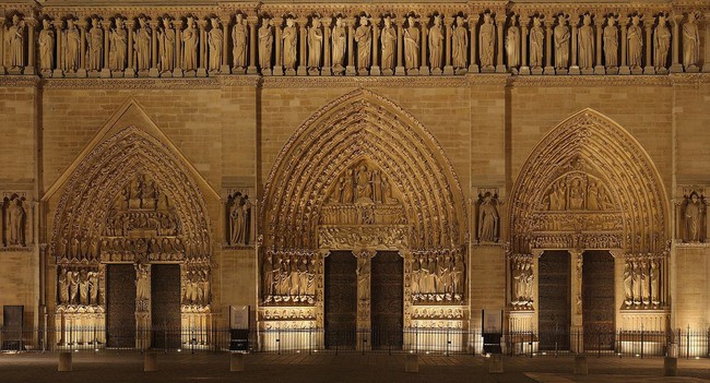 Notre Dame: Biểu tượng đáng tự hào làm nên ý nghĩa của thành phố Paris và sự sụp đổ khiến cả nhân loại rơi nước mắt - Ảnh 7.