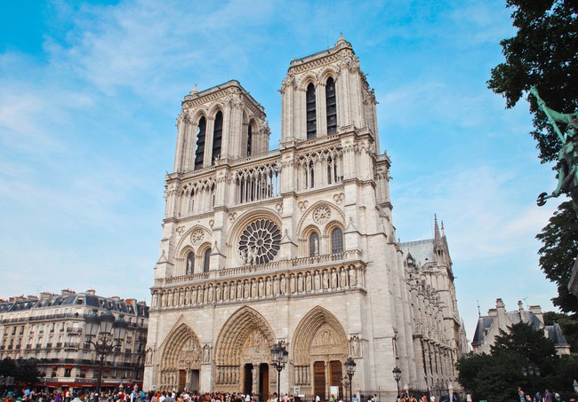 Trước khi sụp đổ một phần vì vụ cháy chấn động, Nhà thờ Đức Bà ở Paris từng là biểu tượng bình yên của cả nước Pháp - Ảnh 5.