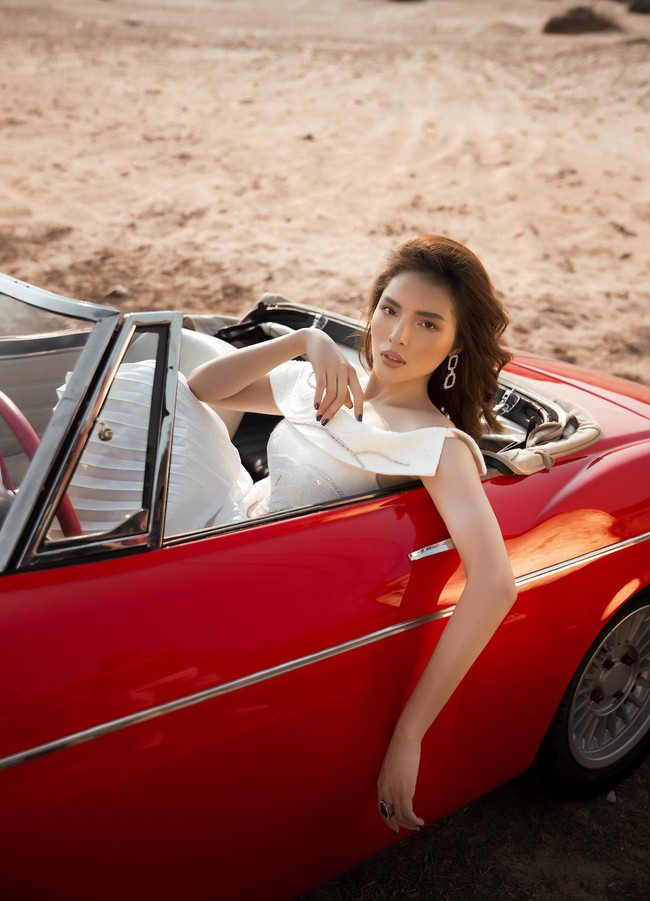 Không hiểu sao Hoa hậu Kỳ Duyên lại nhìn hao hao Minh Triệu trong bộ ảnh cực nóng bỏng này - Ảnh 13.