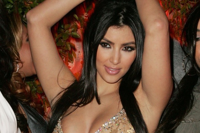 Chiến lược đổi đời của Kim Kardashian: Không phải clip sex, việc làm hầu gái cho Paris Hilton mới yếu tố quyết định - Ảnh 1.